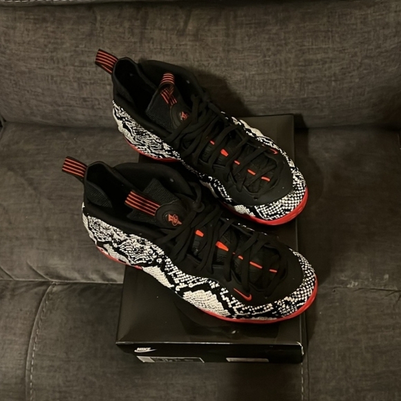 Nike Air Foamposite One ‘Albino Snakeskin - Picture 2 of 5